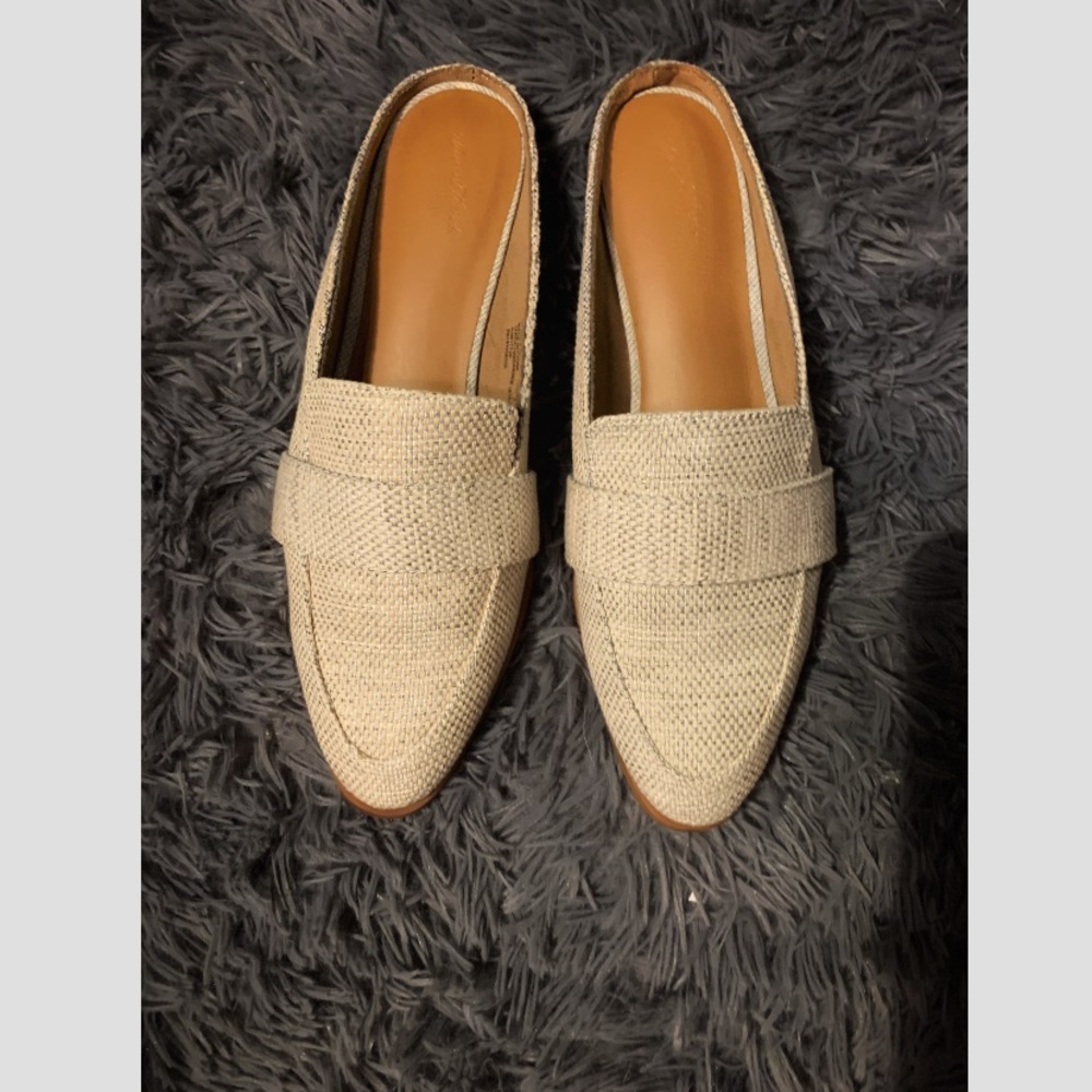 Tan mules